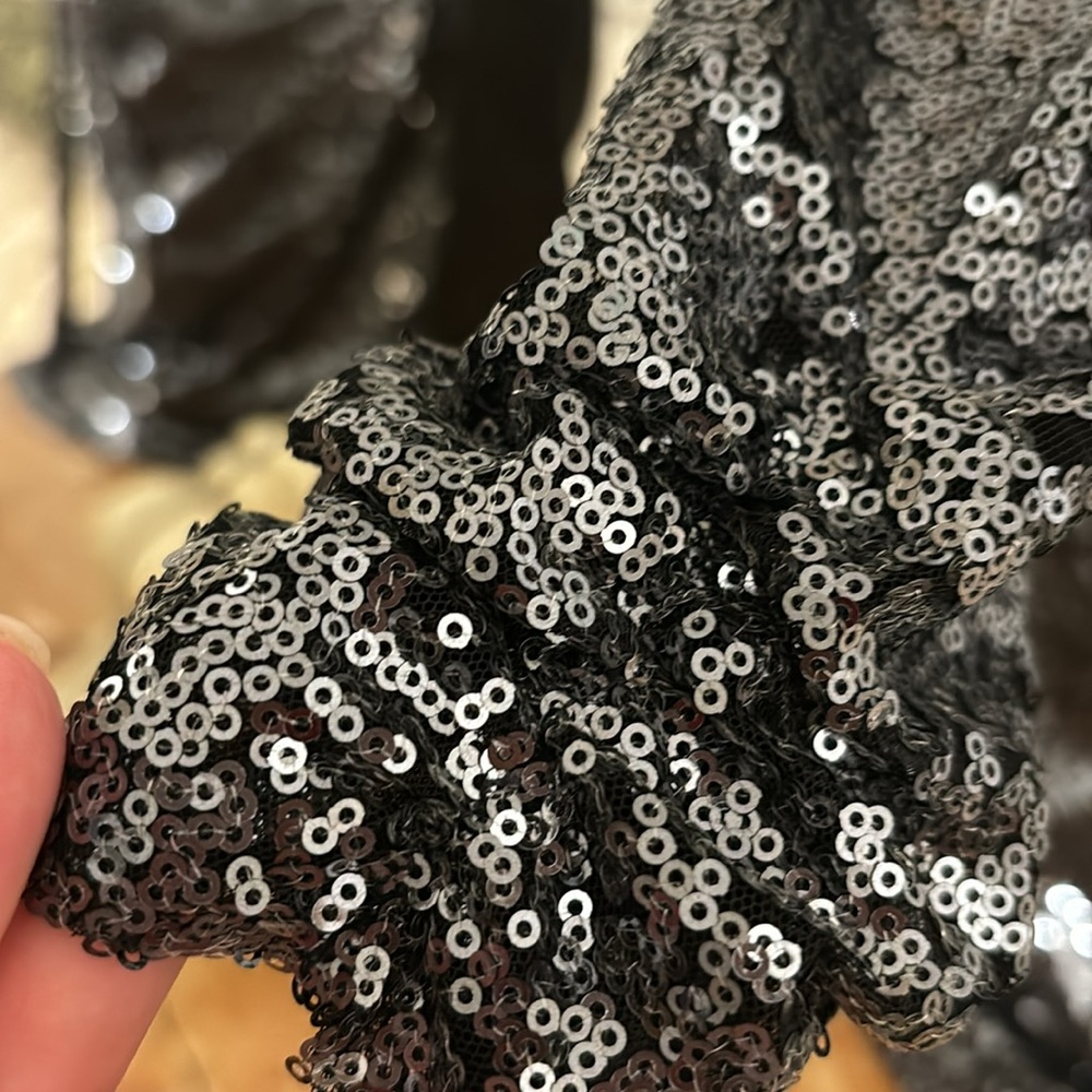 Holiday dress the color is changing from Grey to silver and some black undernet - Picture 4 of 9